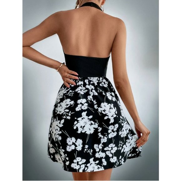 Floral Print Backless Halter Dress - Picture 2 of 6